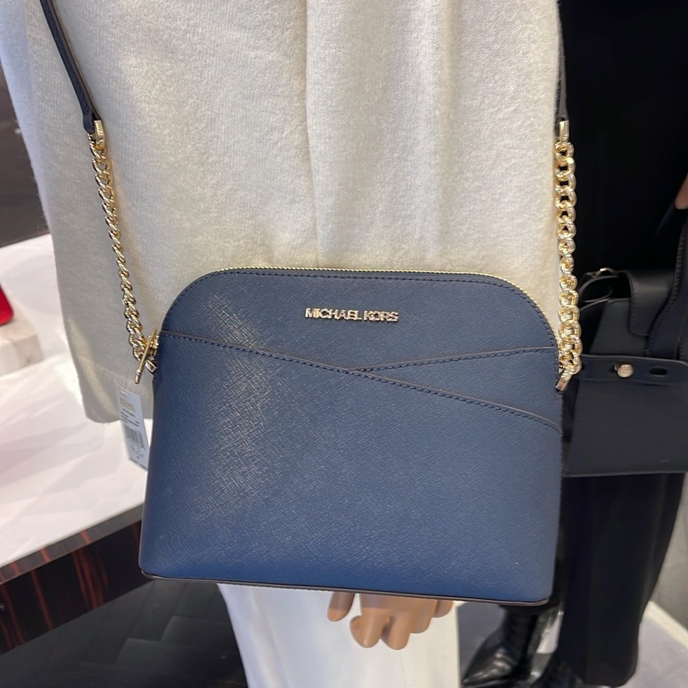 MICHAEL KORS
Jet Set Travel Medium Dome Crossbody Bag
Navy
NWT